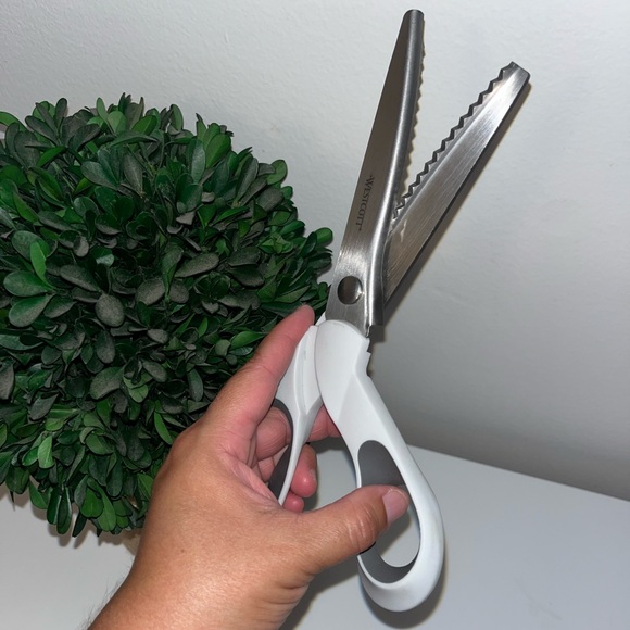 Pinking Shear Scissors - Zig Zag Scissors - Picture 3 of 8